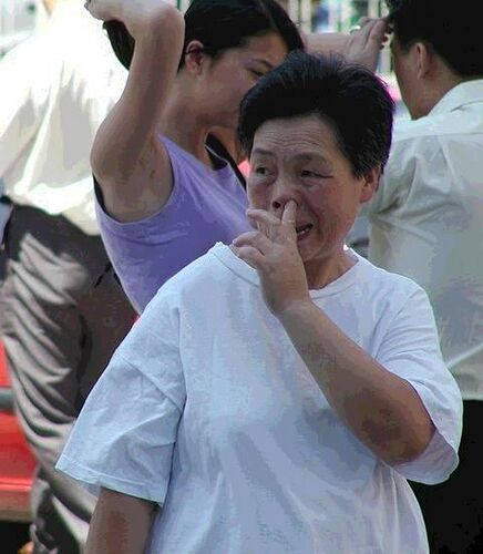 美女摳穴.jpg