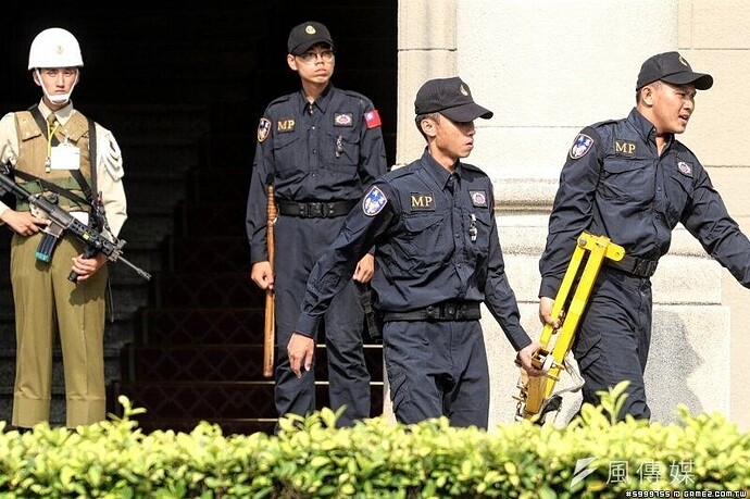 「盼習大大能看到這是命令」身帶絕筆信砍憲兵 嫌犯呂軍億早有預謀  2.jpg.jpg